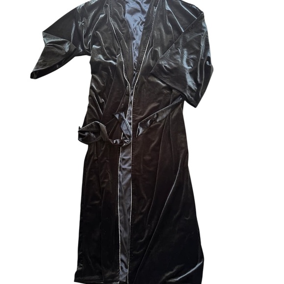 Victoria Secret Very Sexy Starstruck Velvet Embellished Robe - Picture 3 of 6